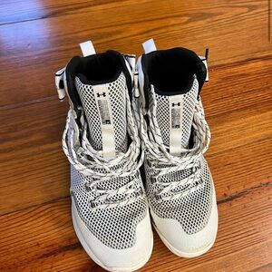 Under Armour White and Blue Athletic Shoes Modern Design